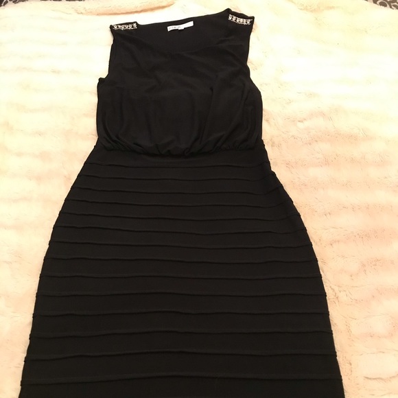 Special occassion LBD dress flattering xs - Picture 2 of 8